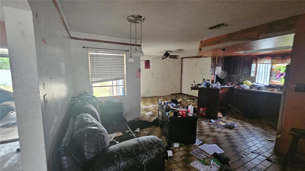 For Sale: $192,000 (2 beds, 2 baths, 1442 Square Feet)