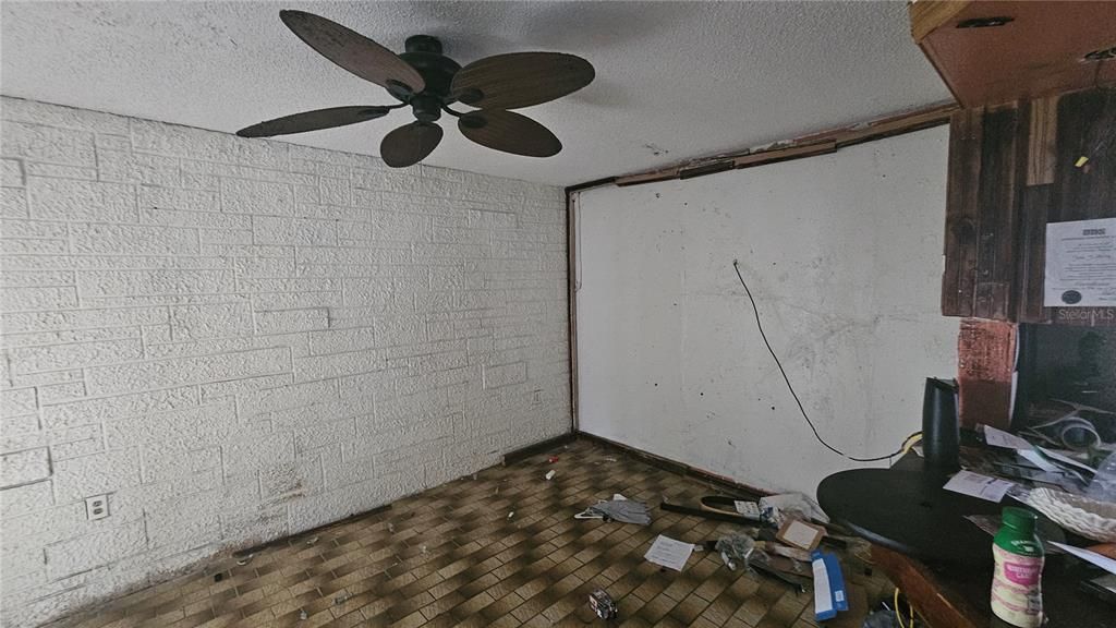 For Sale: $192,000 (2 beds, 2 baths, 1442 Square Feet)