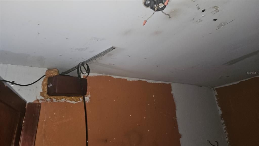 For Sale: $192,000 (2 beds, 2 baths, 1442 Square Feet)