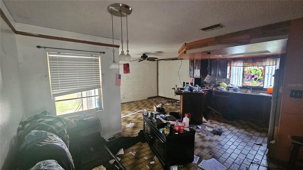 For Sale: $192,000 (2 beds, 2 baths, 1442 Square Feet)