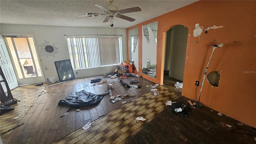 For Sale: $192,000 (2 beds, 2 baths, 1442 Square Feet)