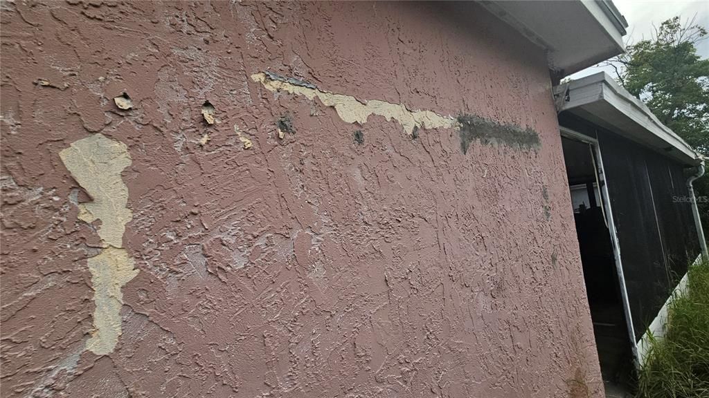 For Sale: $192,000 (2 beds, 2 baths, 1442 Square Feet)