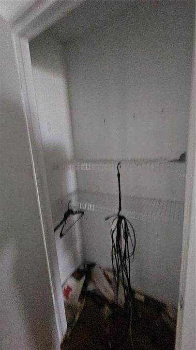 For Sale: $192,000 (2 beds, 2 baths, 1442 Square Feet)