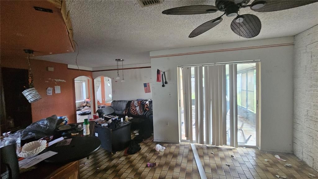 For Sale: $192,000 (2 beds, 2 baths, 1442 Square Feet)