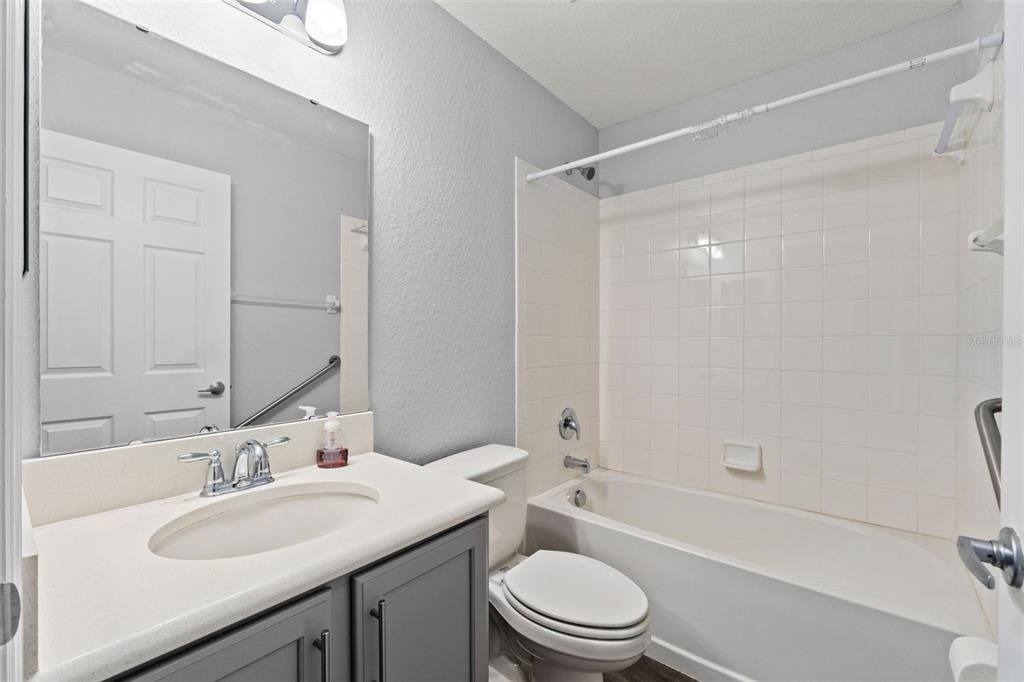 待售: $335,000 (4 贝兹, 2 浴室, 1668 平方英尺)