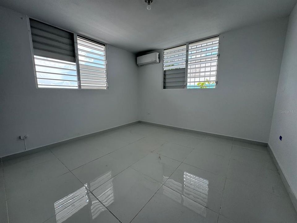 En Renta: $1,300 (2 camas, 1 baños, 800 Pies cuadrados)