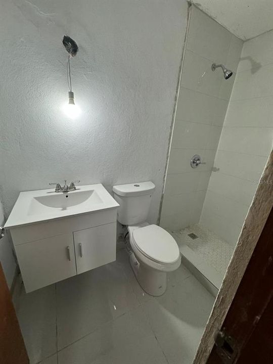 En Renta: $1,300 (2 camas, 1 baños, 800 Pies cuadrados)