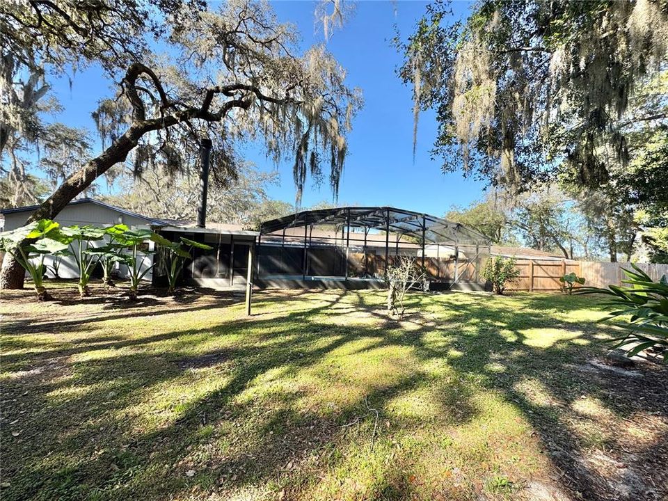 For Rent: $2,400 (3 beds, 2 baths, 1400 Square Feet)