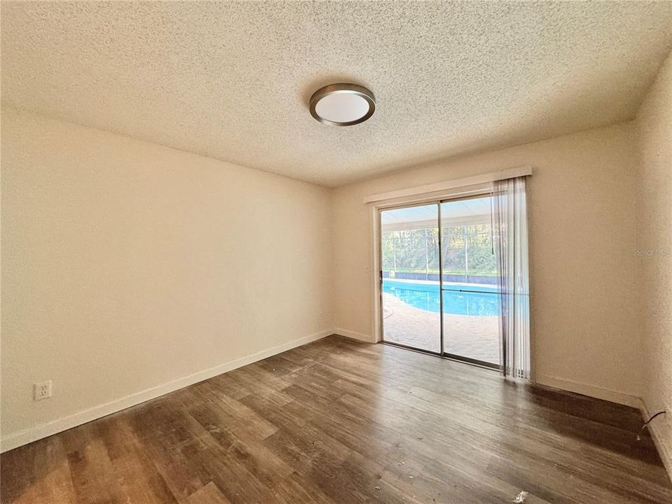 For Rent: $2,400 (3 beds, 2 baths, 1400 Square Feet)