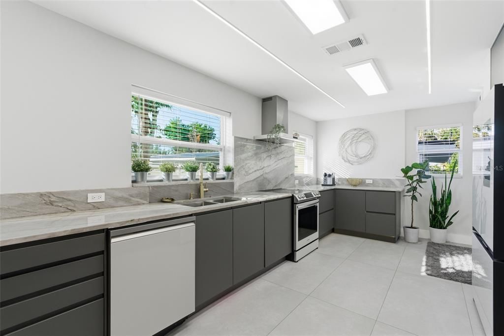 En Venta: $494,999 (3 camas, 2 baños, 1465 Pies cuadrados)