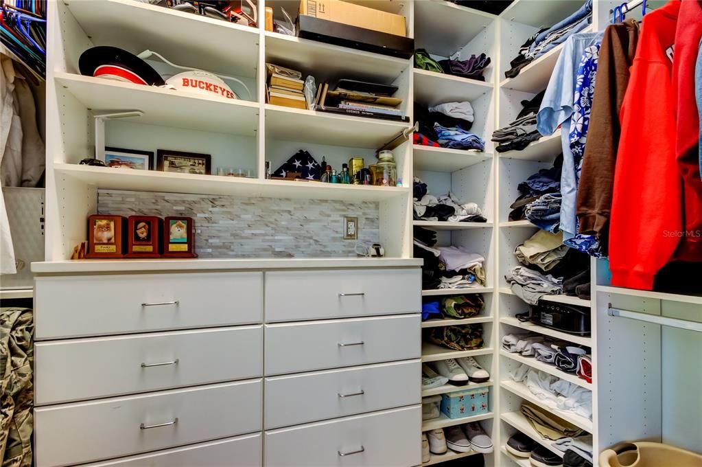 На продажу: $1,600,000 (4 спален, 3 ванн, 4915 Квадратных фут)