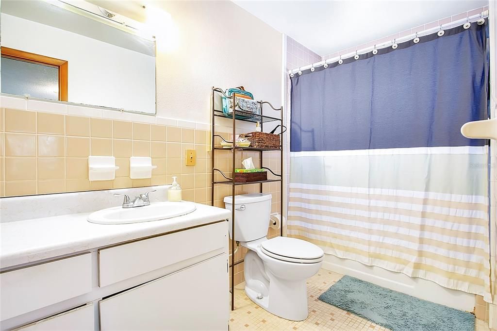 For Sale: $800,000 (4 beds, 2 baths, 1685 Square Feet)