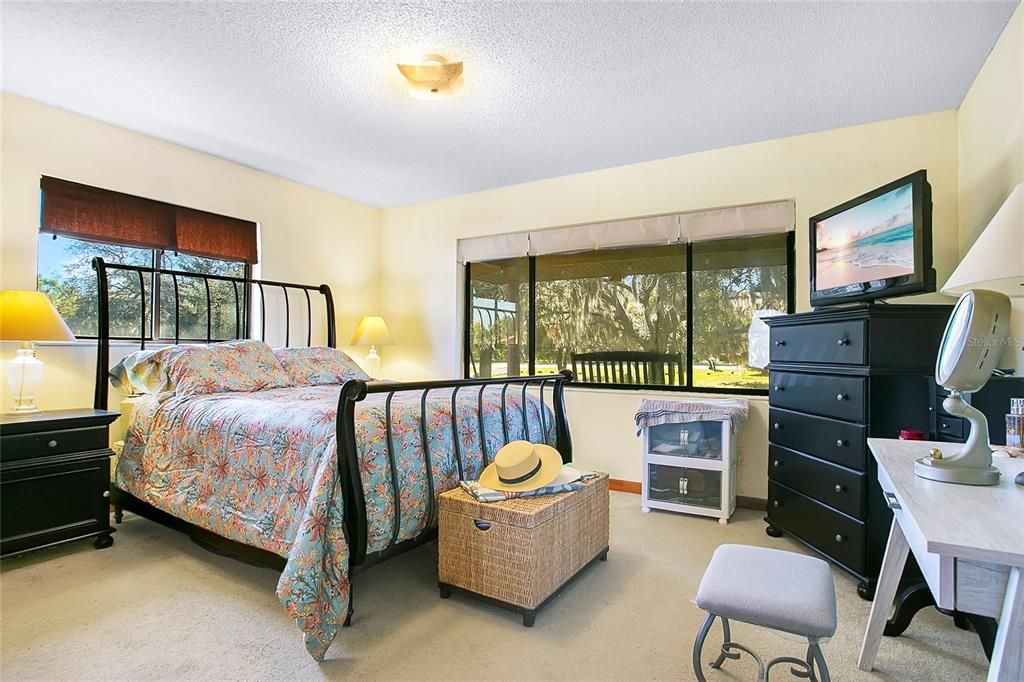 For Sale: $800,000 (4 beds, 2 baths, 1685 Square Feet)