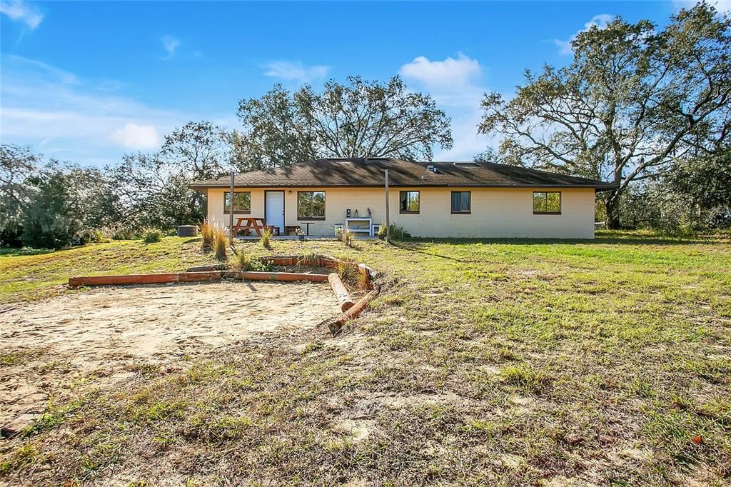 For Sale: $800,000 (4 beds, 2 baths, 1685 Square Feet)