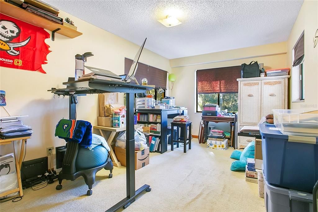 For Sale: $800,000 (4 beds, 2 baths, 1685 Square Feet)