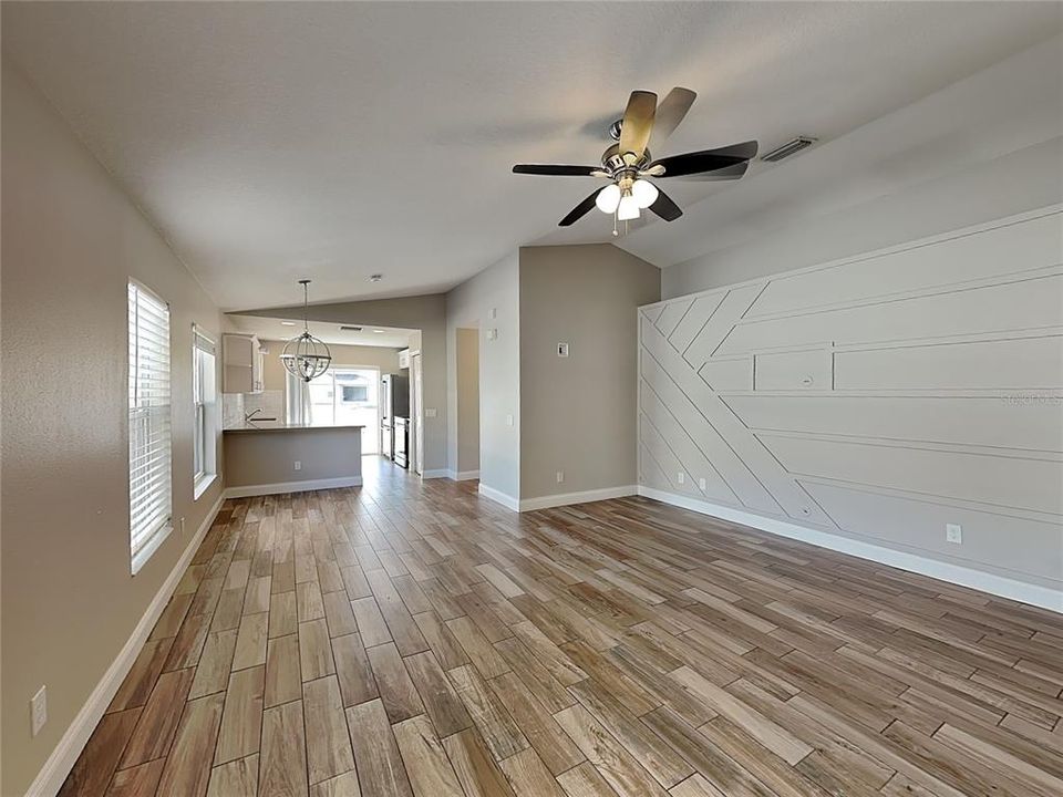 For Rent: $2,329 (4 beds, 2 baths, 1411 Square Feet)