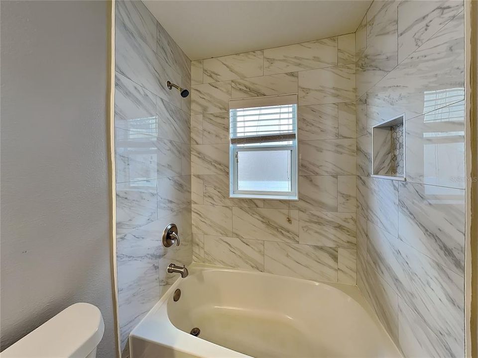 For Rent: $2,329 (4 beds, 2 baths, 1411 Square Feet)