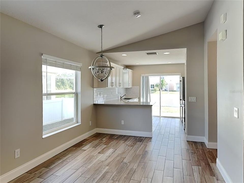 For Rent: $2,329 (4 beds, 2 baths, 1411 Square Feet)