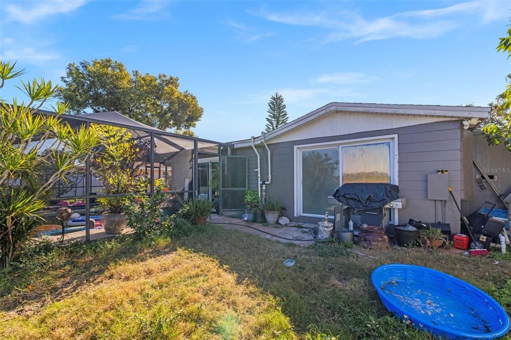 For Sale: $215,000 (3 beds, 2 baths, 1942 Square Feet)