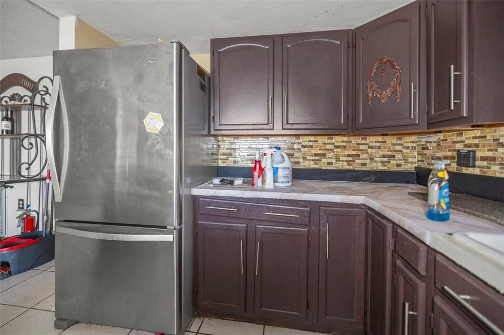 For Sale: $215,000 (3 beds, 2 baths, 1942 Square Feet)