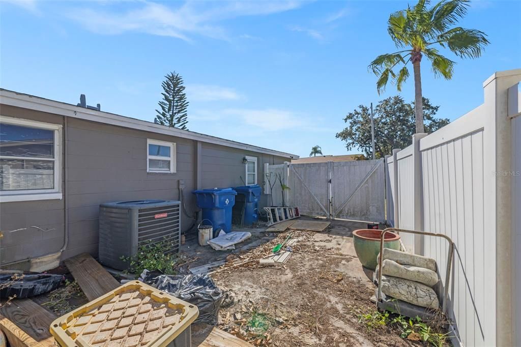 For Sale: $215,000 (3 beds, 2 baths, 1942 Square Feet)