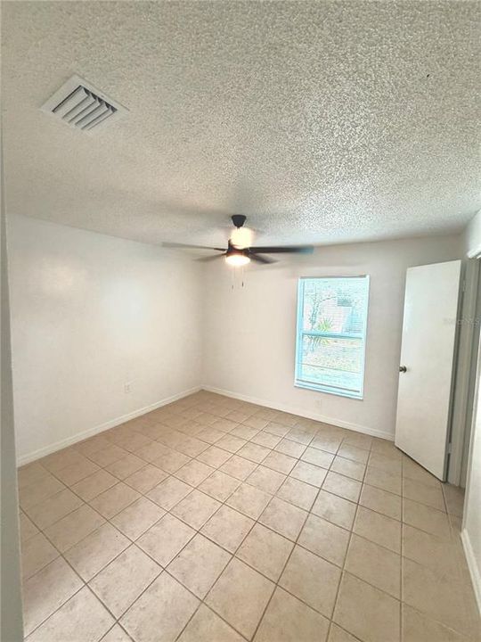 For Rent: $1,850 (3 beds, 2 baths, 984 Square Feet)