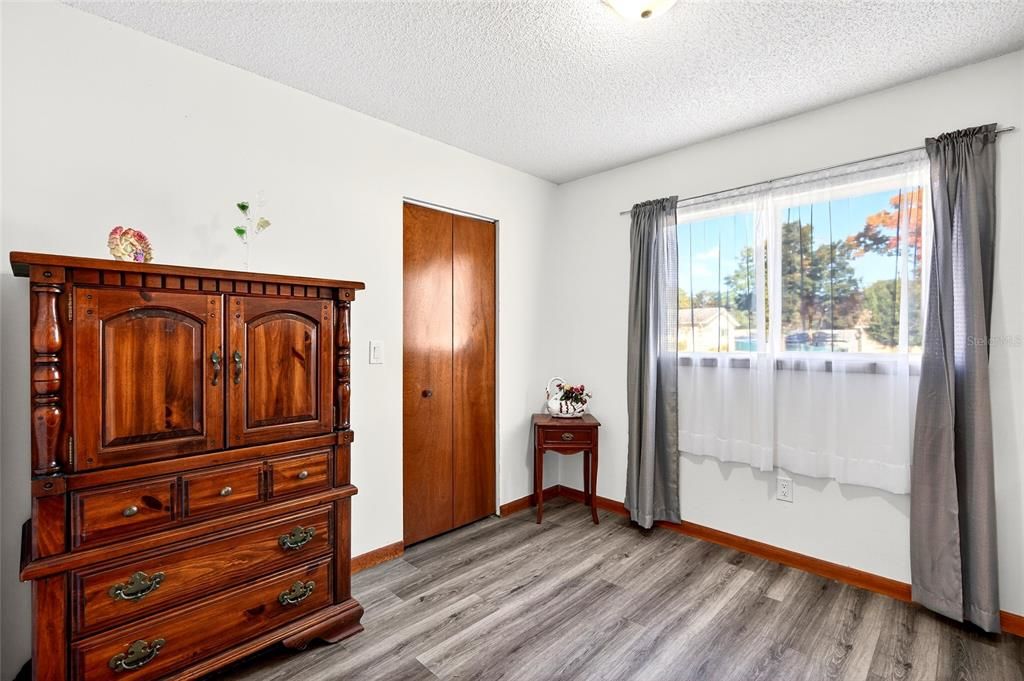 For Sale: $139,900 (2 beds, 1 baths, 768 Square Feet)