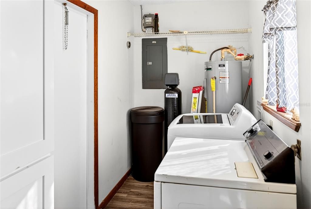 For Sale: $139,900 (2 beds, 1 baths, 768 Square Feet)