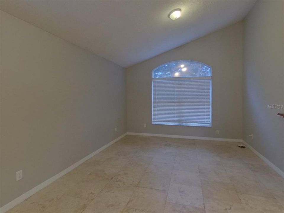 For Rent: $2,229 (4 beds, 2 baths, 2045 Square Feet)