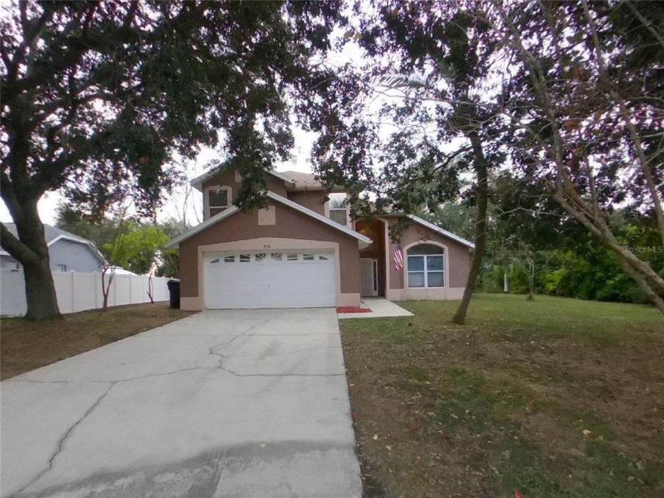 For Rent: $2,229 (4 beds, 2 baths, 2045 Square Feet)