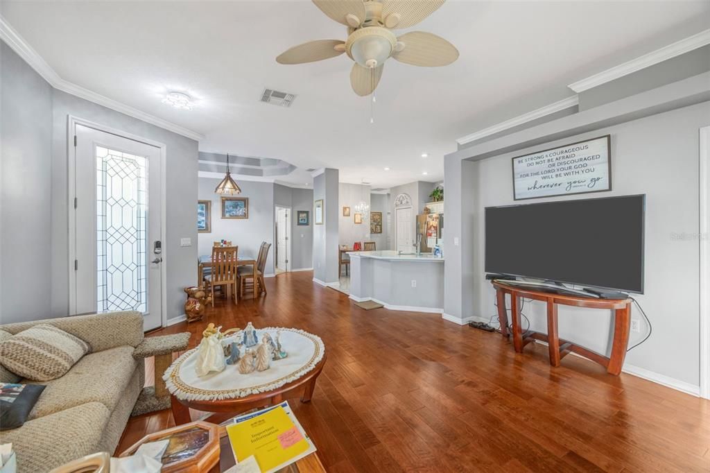 En Venta: $375,000 (3 camas, 2 baños, 1411 Pies cuadrados)