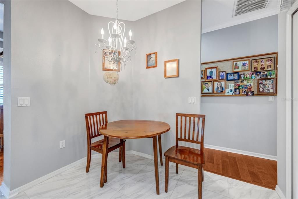 En Venta: $375,000 (3 camas, 2 baños, 1411 Pies cuadrados)