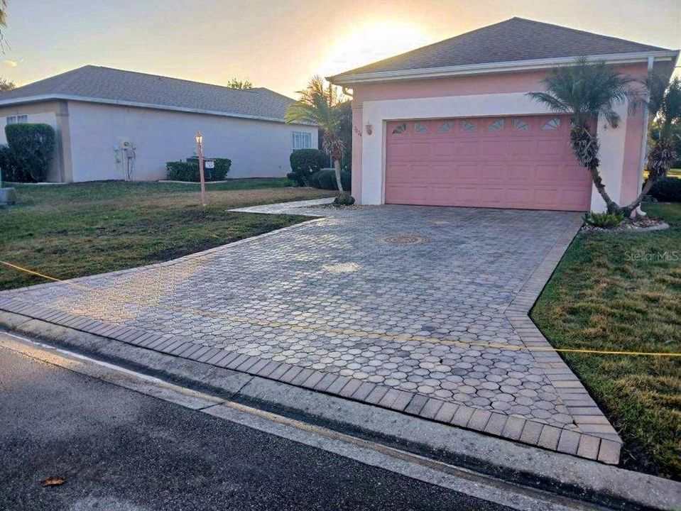 For Sale: $295,000 (3 beds, 2 baths, 1483 Square Feet)