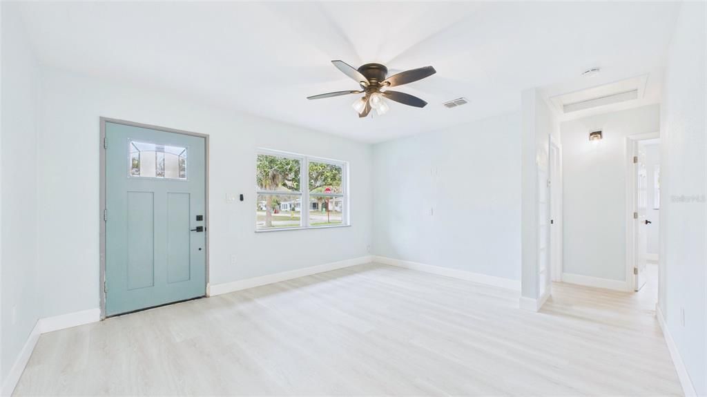 En Venta: $349,500 (3 camas, 1 baños, 1032 Pies cuadrados)