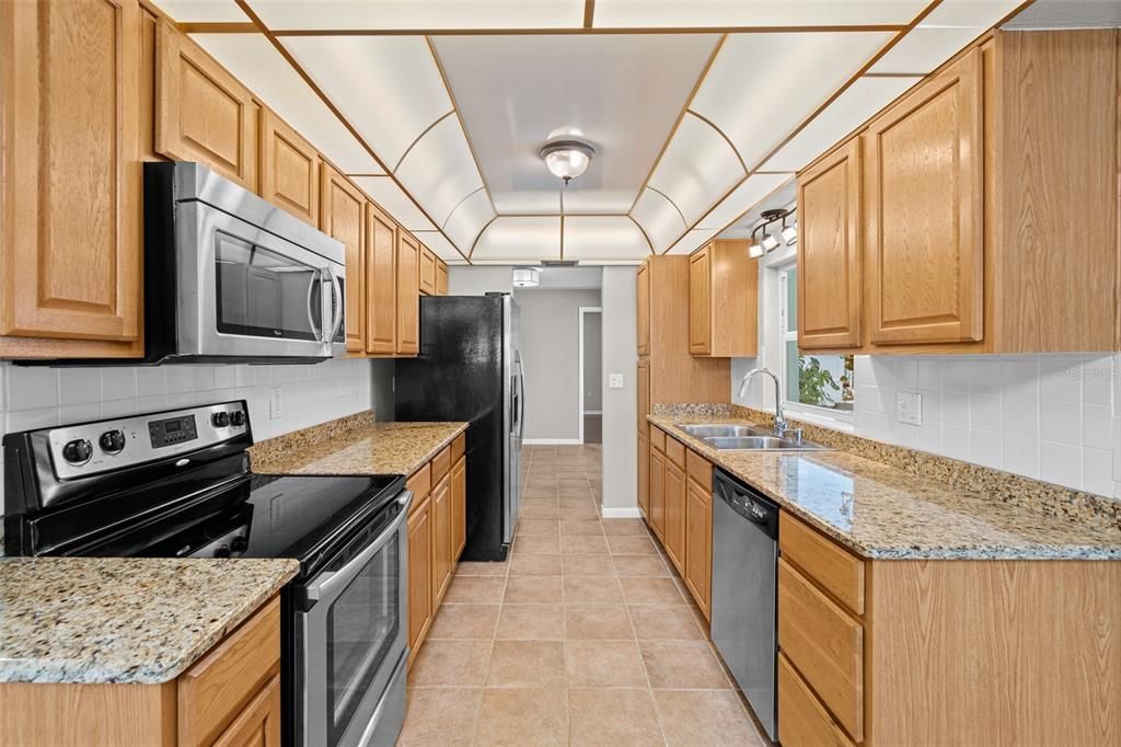 For Sale: $654,900 (3 beds, 2 baths, 1652 Square Feet)