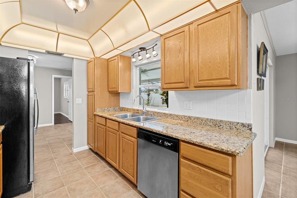 For Sale: $654,900 (3 beds, 2 baths, 1652 Square Feet)