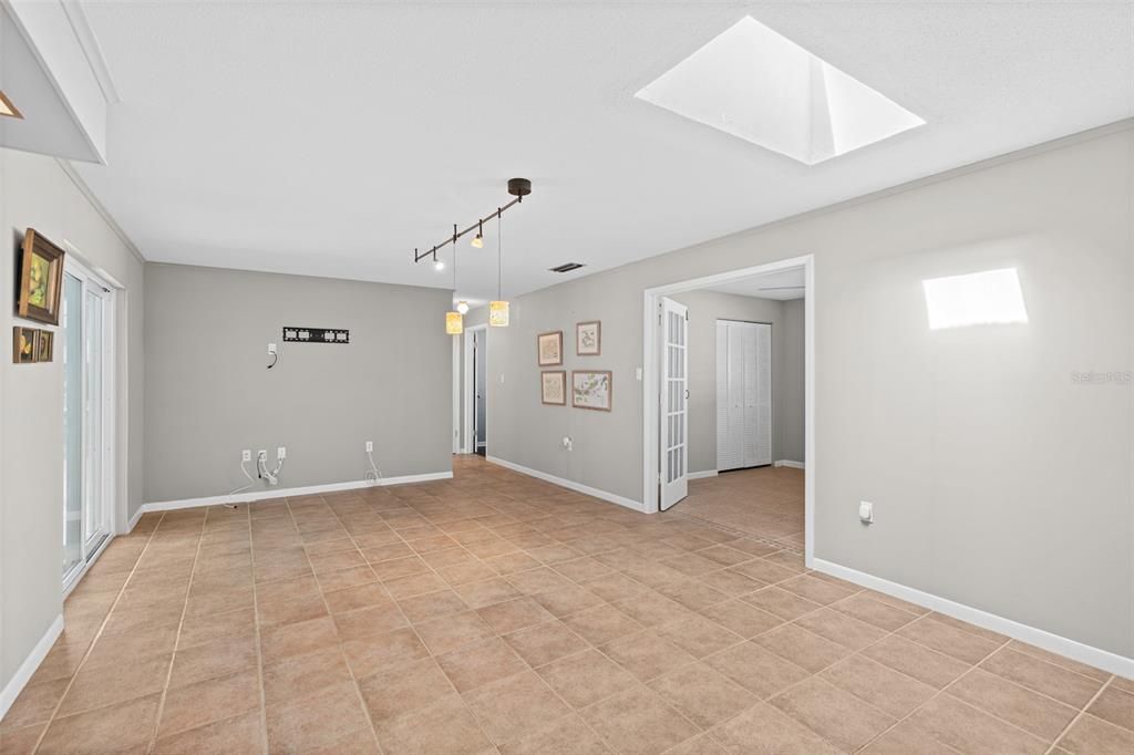 For Sale: $654,900 (3 beds, 2 baths, 1652 Square Feet)