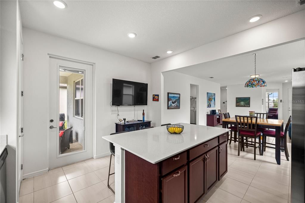 В аренду: $2,200 (2 спален, 2 ванн, 1432 Квадратных фут)