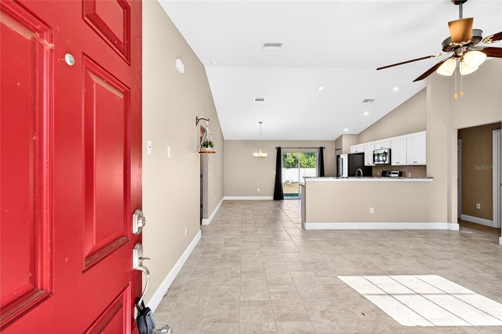 В аренду: $1,850 (3 спален, 2 ванн, 1324 Квадратных фут)