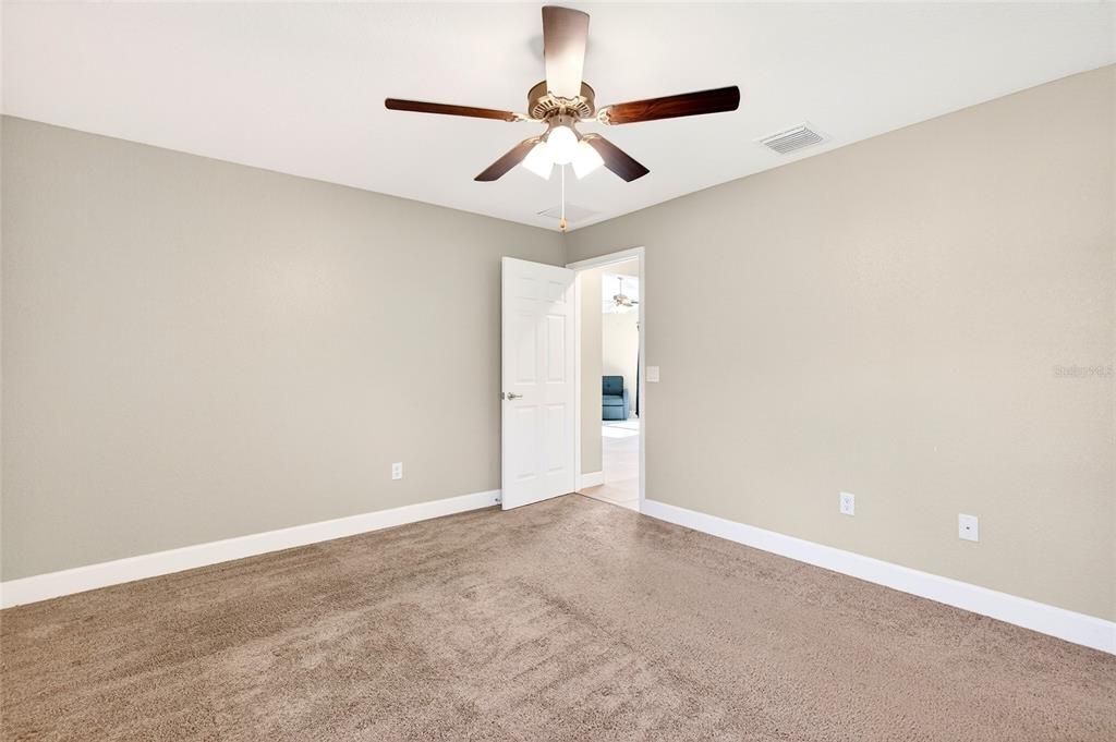 В аренду: $1,850 (3 спален, 2 ванн, 1324 Квадратных фут)