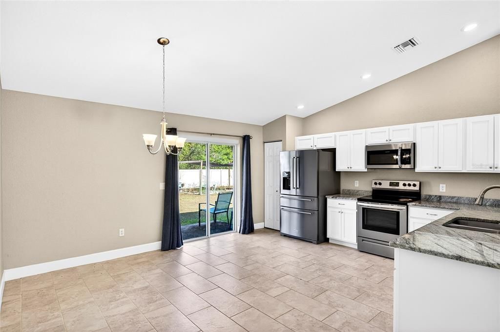 В аренду: $1,850 (3 спален, 2 ванн, 1324 Квадратных фут)