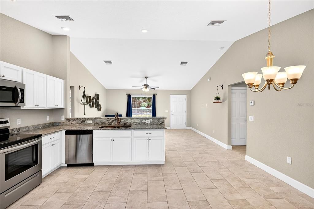 В аренду: $1,850 (3 спален, 2 ванн, 1324 Квадратных фут)