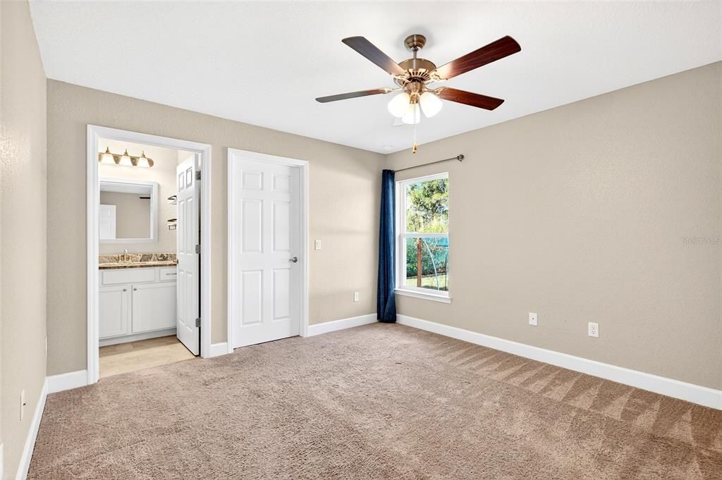 В аренду: $1,850 (3 спален, 2 ванн, 1324 Квадратных фут)