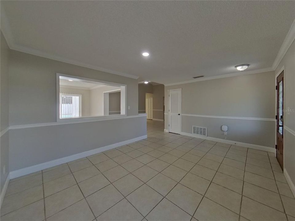 For Rent: $2,099 (3 beds, 2 baths, 1293 Square Feet)