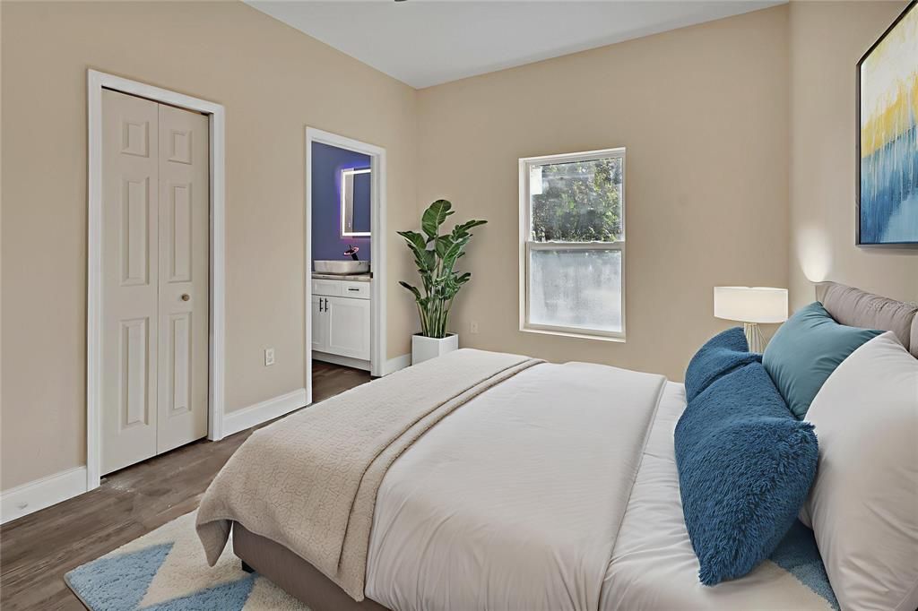 For Sale: $299,900 (3 beds, 2 baths, 1100 Square Feet)