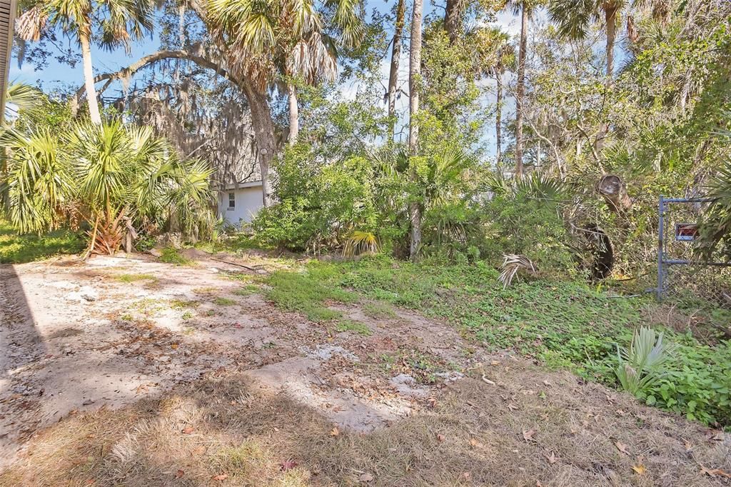 For Sale: $299,900 (3 beds, 2 baths, 1100 Square Feet)