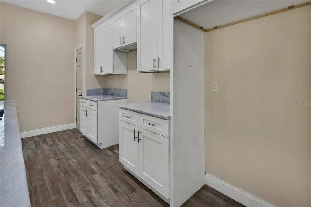 For Sale: $299,900 (3 beds, 2 baths, 1100 Square Feet)