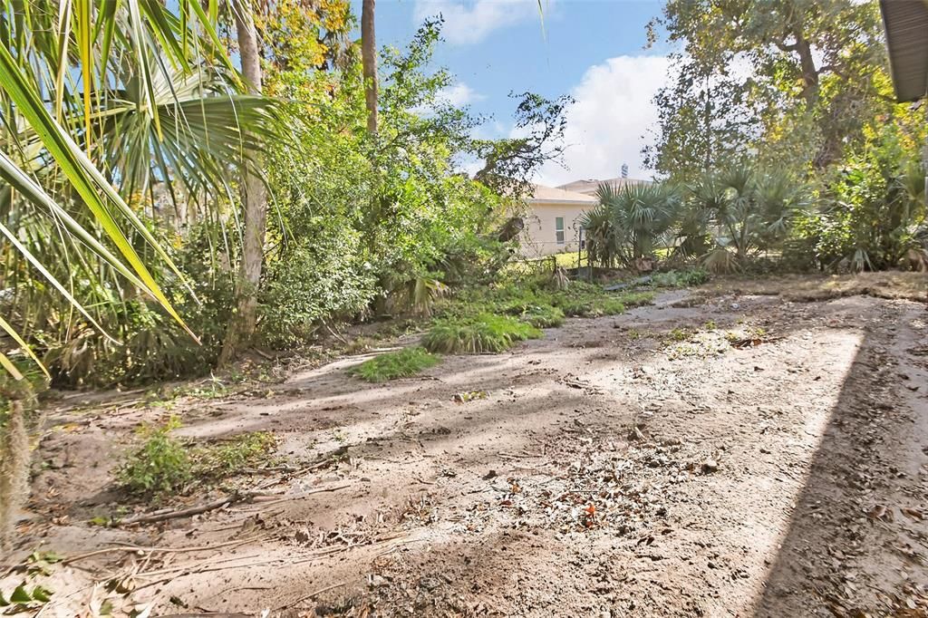 For Sale: $299,900 (3 beds, 2 baths, 1100 Square Feet)