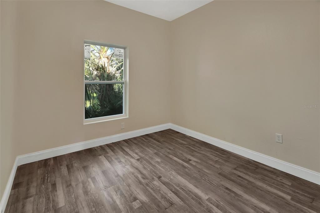 For Sale: $299,900 (3 beds, 2 baths, 1100 Square Feet)