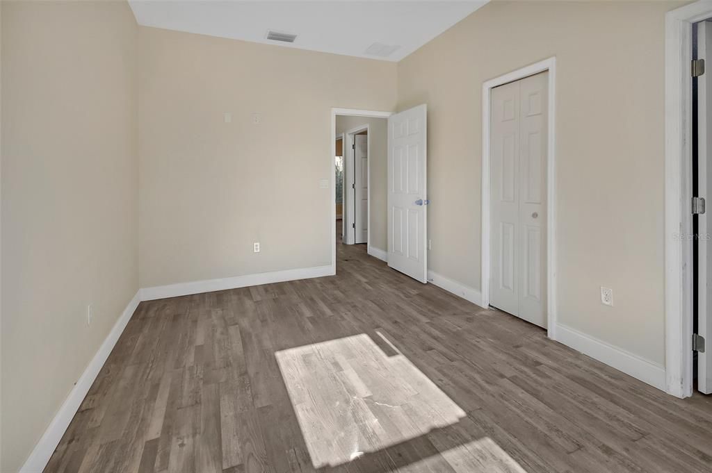 For Sale: $299,900 (3 beds, 2 baths, 1100 Square Feet)